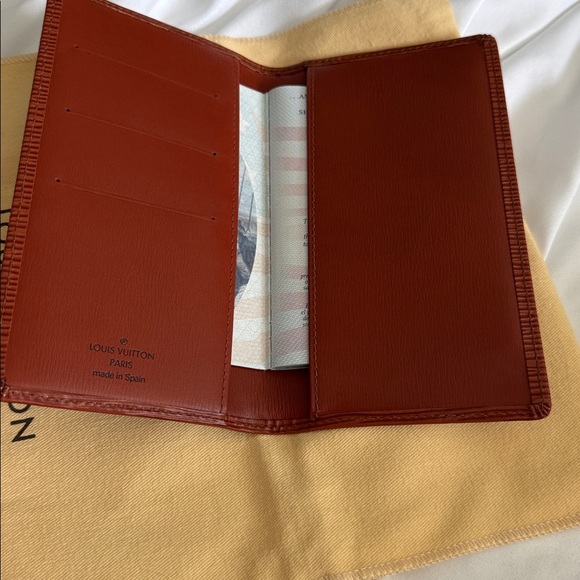 EUC orange/brown LV epi pocket organizer - Picture 9 of 15